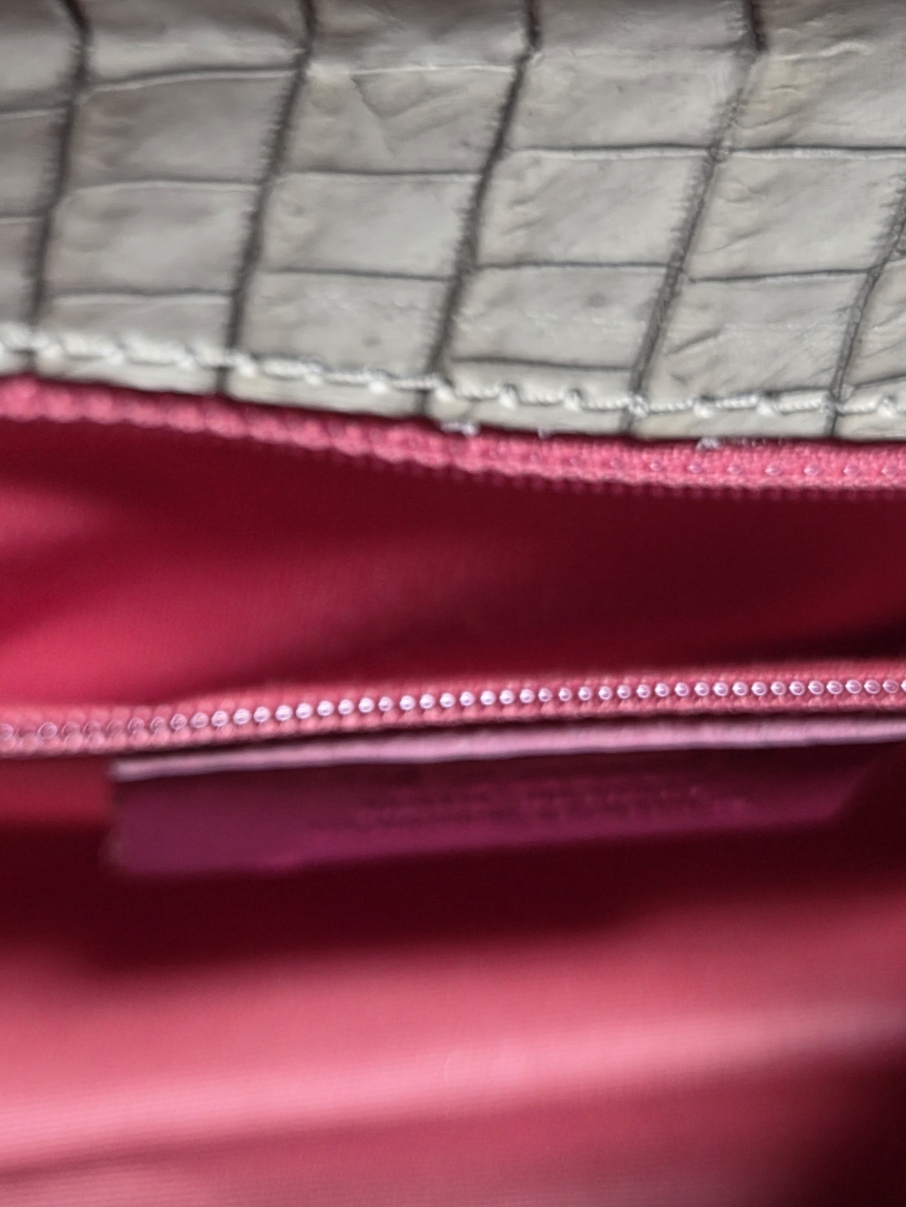 I Santi Italian Leather Croc-Embossed With Pink Interior Vintage Purse (90's) - Picture 10 of 12